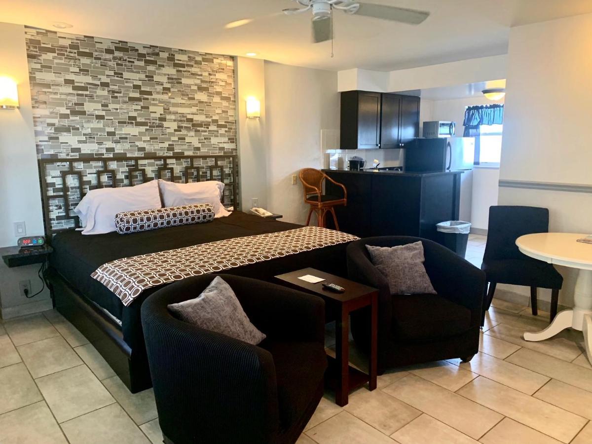 Sand Castle Motel Daytona Beach Shores ภายนอก รูปภาพ